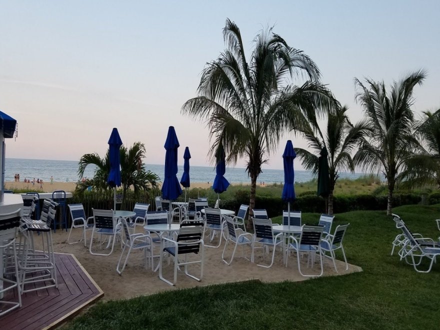 Schooner's Oceanfront Bar & Lounge Schooner's Oceanfront Bar & Lounge