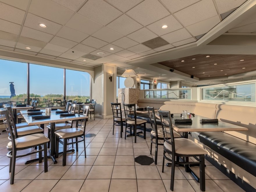 Schooner's Oceanfront Bar & Lounge Schooner's Oceanfront Bar & Lounge
