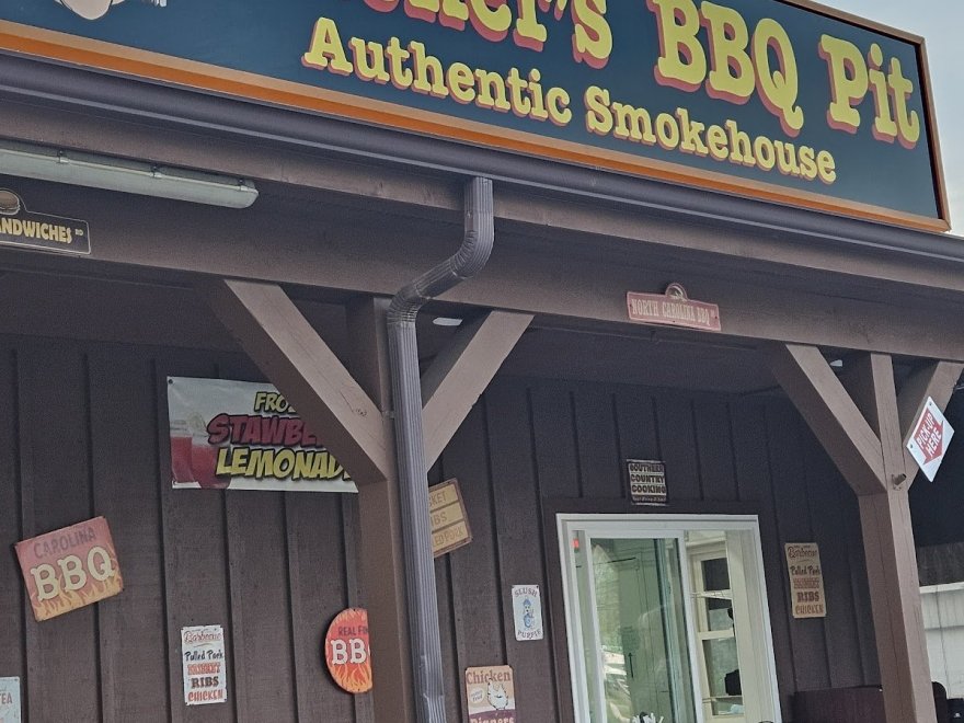 Smoker's BBQ Pit Smoker's BBQ Pit