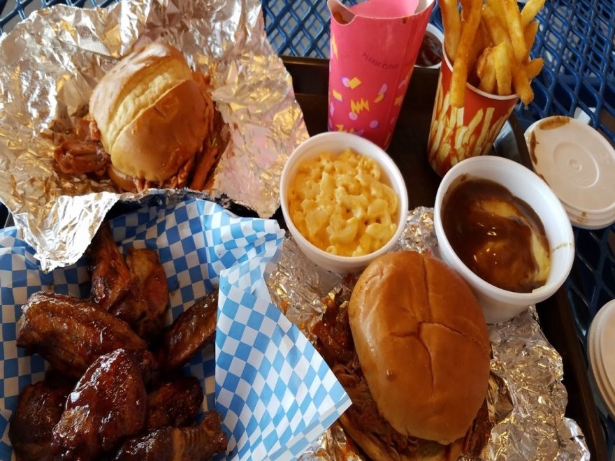 Smoker's BBQ Pit Smoker's BBQ Pit