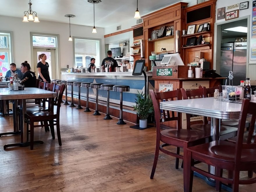 Rayne's Reef Soda Fountain & Grill Rayne's Reef Soda Fountain & Grill