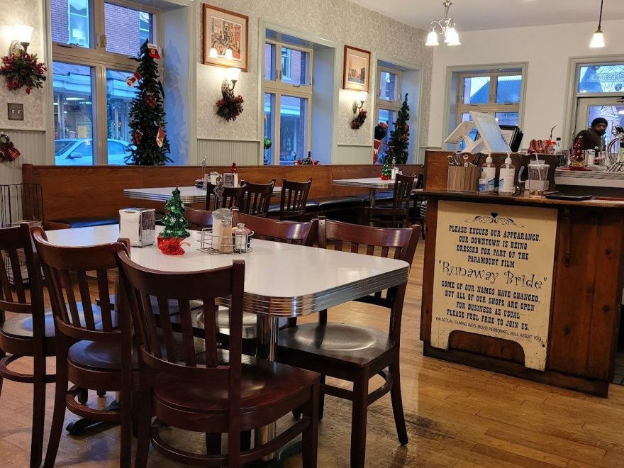 Rayne's Reef Soda Fountain & Grill Rayne's Reef Soda Fountain & Grill