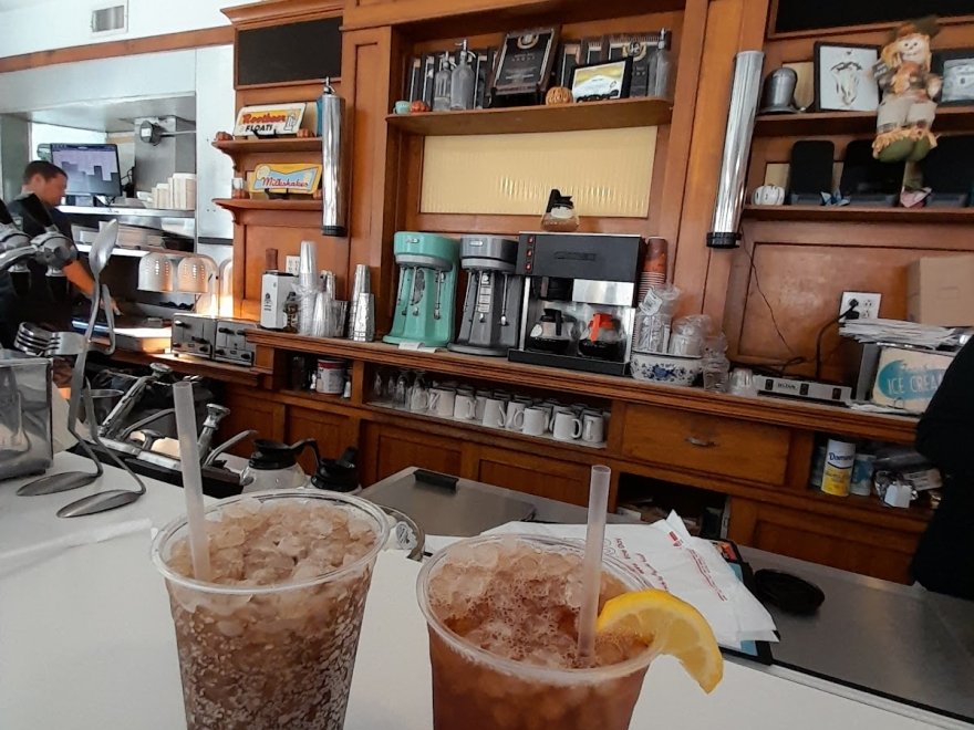 Rayne's Reef Soda Fountain & Grill Rayne's Reef Soda Fountain & Grill