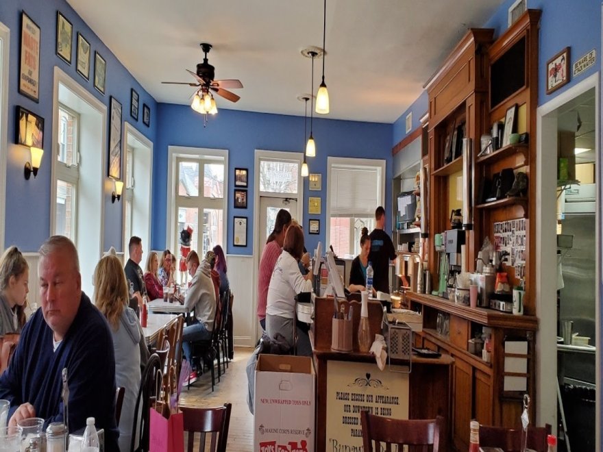 Rayne's Reef Soda Fountain & Grill Rayne's Reef Soda Fountain & Grill