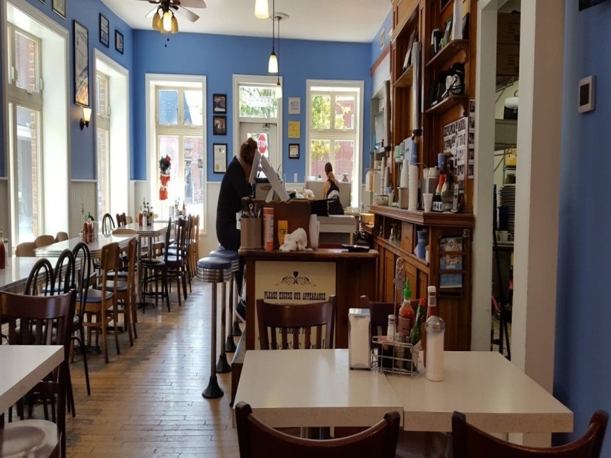 Rayne's Reef Soda Fountain & Grill Rayne's Reef Soda Fountain & Grill