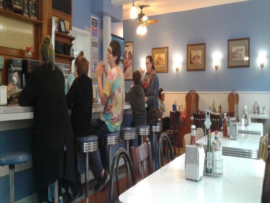 Rayne's Reef Soda Fountain & Grill Rayne's Reef Soda Fountain & Grill